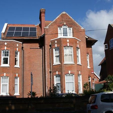 One Helena Road Serviced Apartments Southsea Zewnętrze zdjęcie